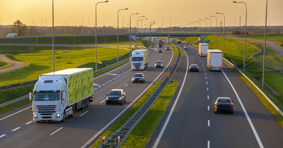 Au cours de la journée, de nombreuses perturbations peuvent entraver le déroulement d’une tournée. Pour éviter les retards, un logiciel d’optimisation des trajets vous permet d’ajuster en temps réel les itinéraires de vos conducteurs.