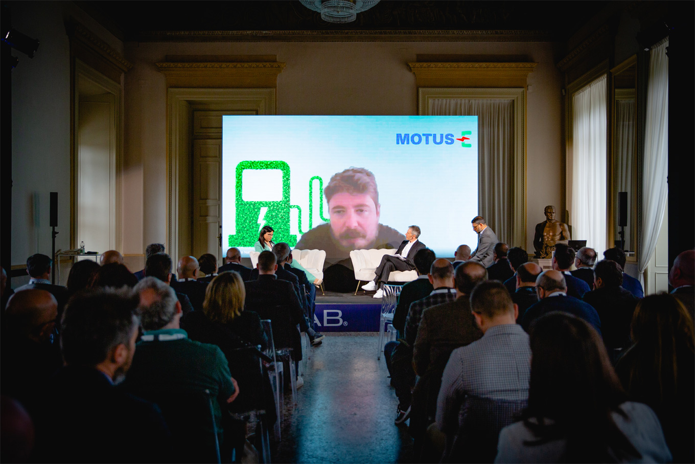 Panel mobilita' elettrica