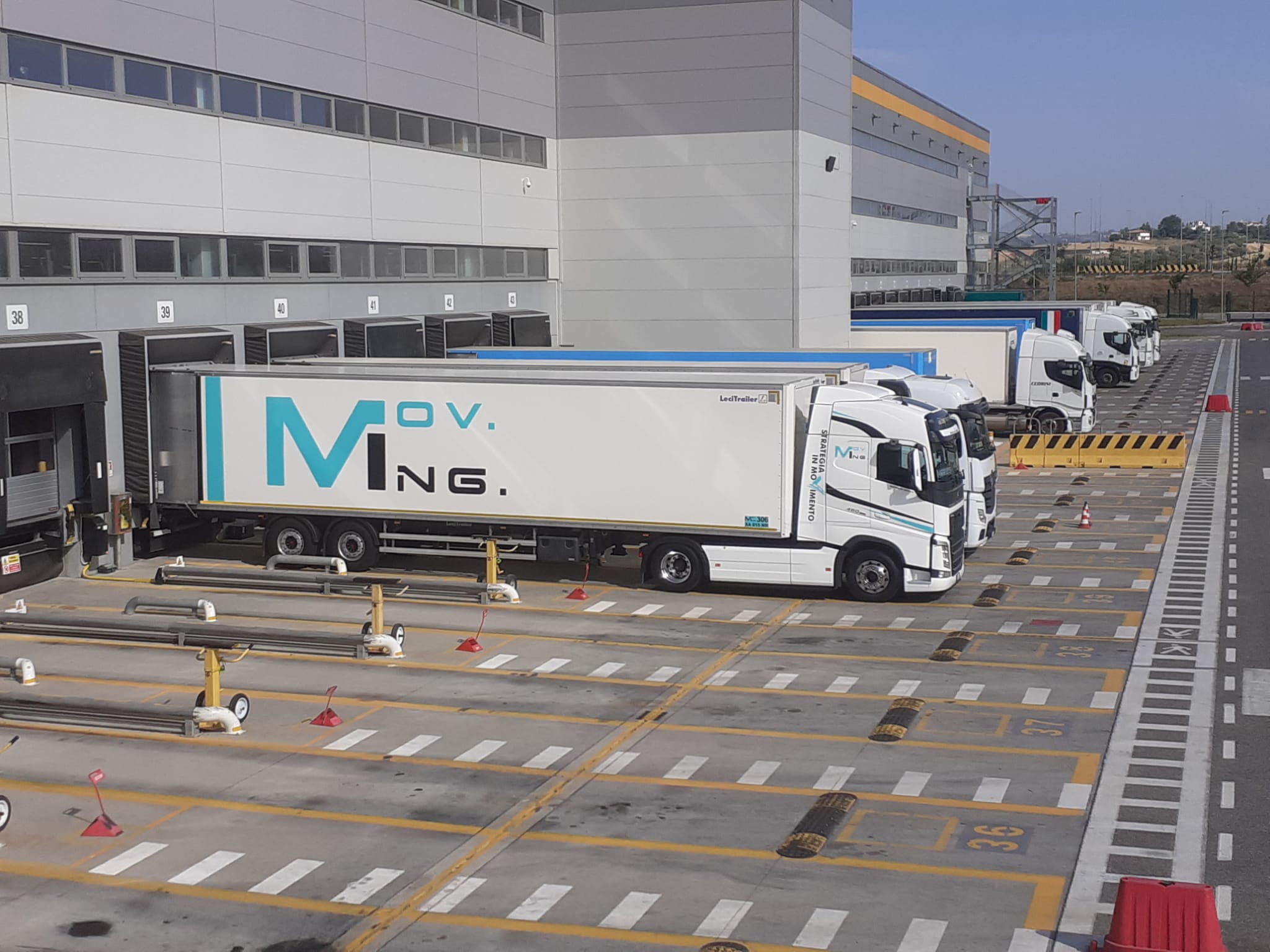 A truck from Mov.Ing.